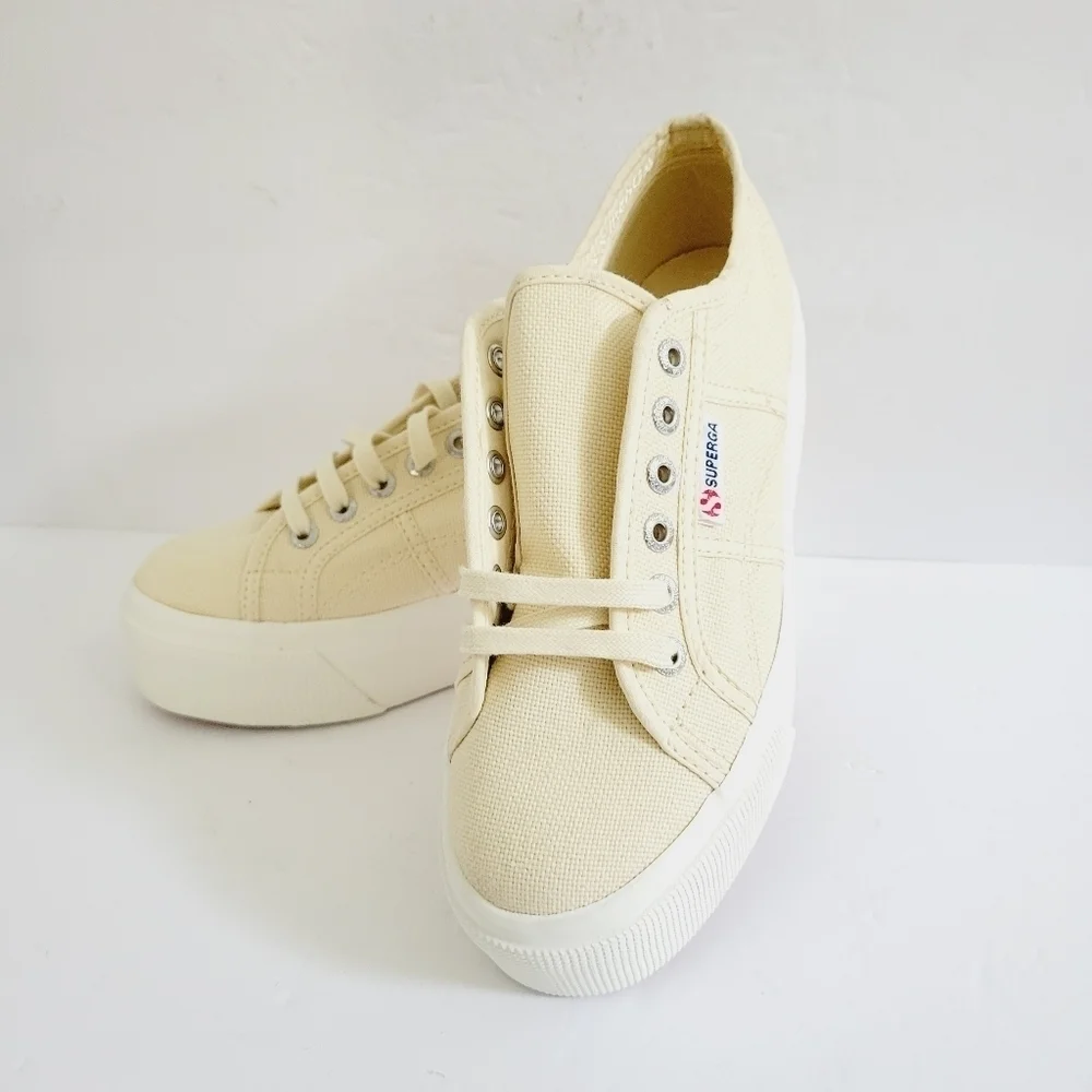 New Superga Cream Canvas Platform Sneakers Size 7,5